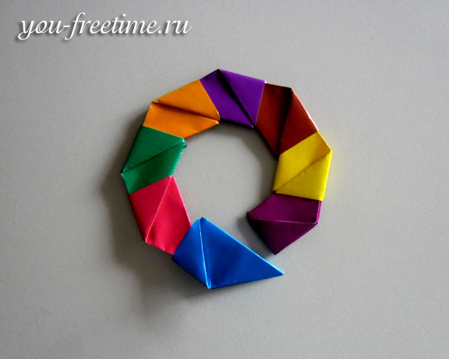 Модульное кольцо из цветной бумаги